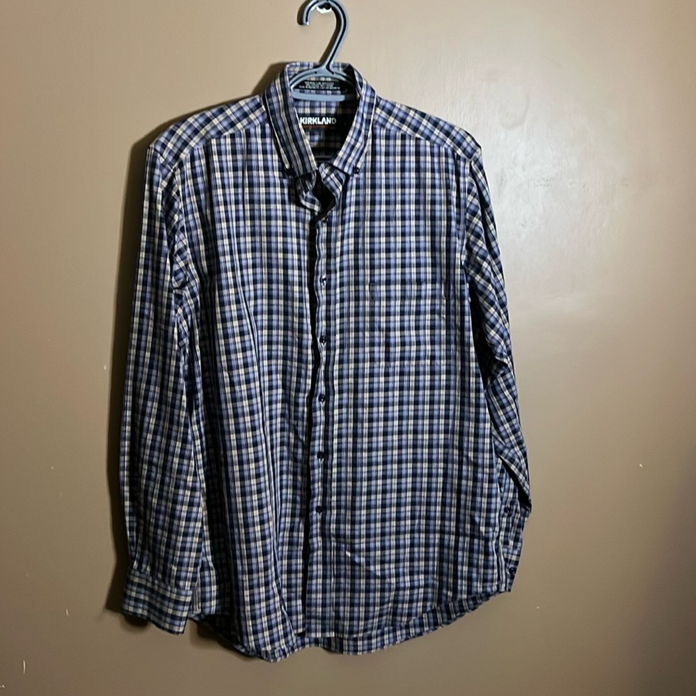 😄Checkered long sleeve dress shirt.  L4